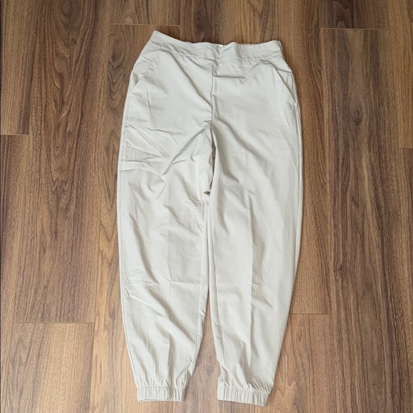 All in Motion Cream Sweatpants Relaxed Fit - Picture 1 of 2
